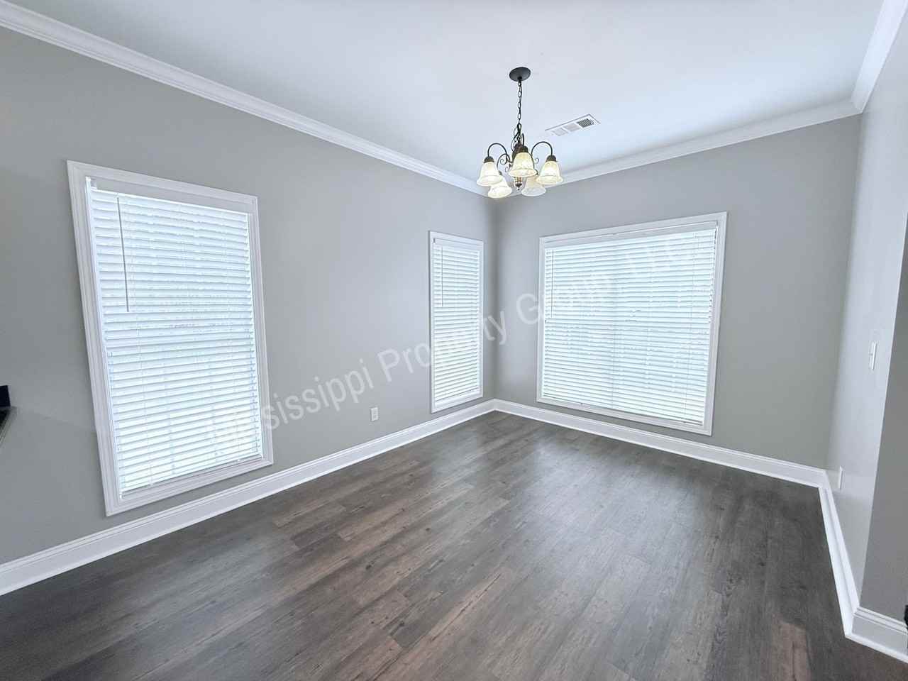 307 Shumard Cv - Photo 4 of 31