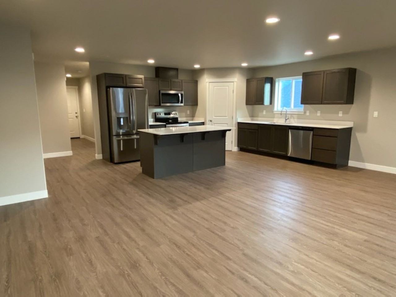 1091 S Newberry Ln - Photo 2 of 18