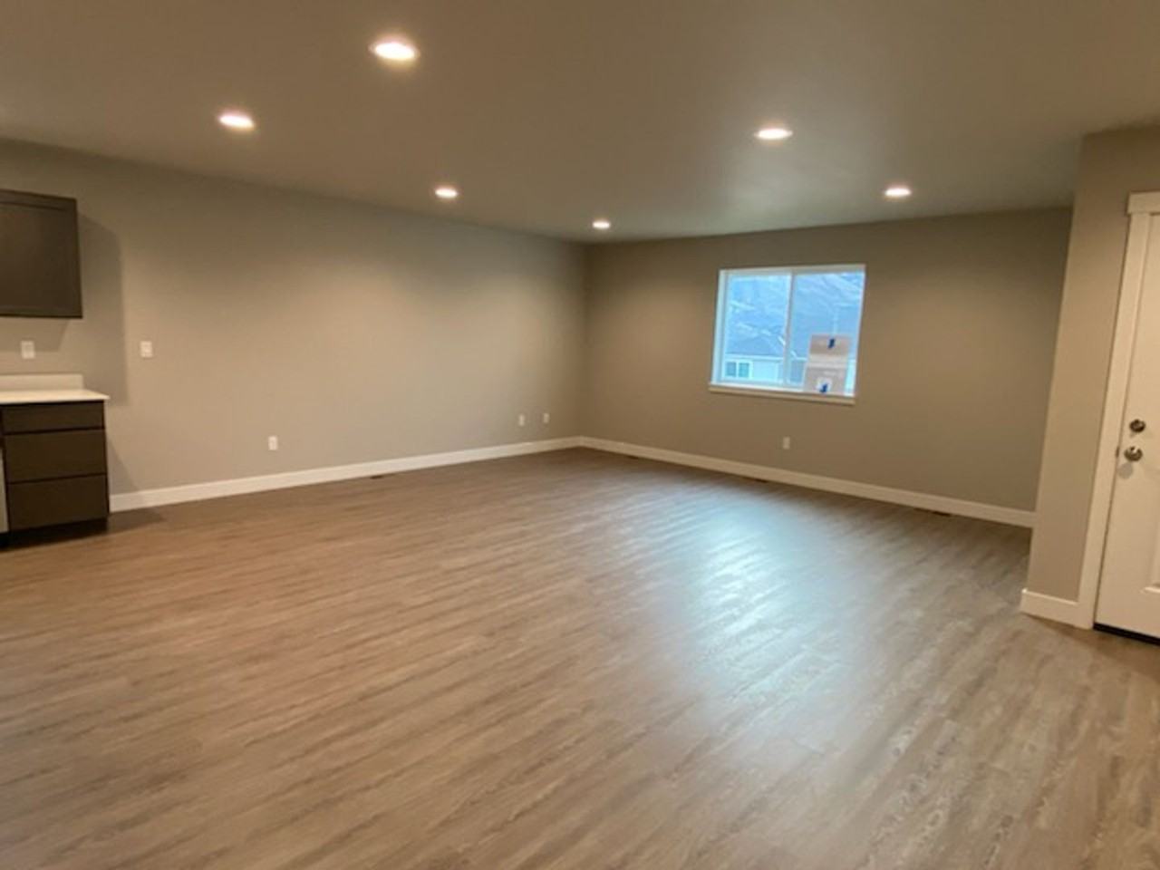 1091 S Newberry Ln - Photo 3 of 18