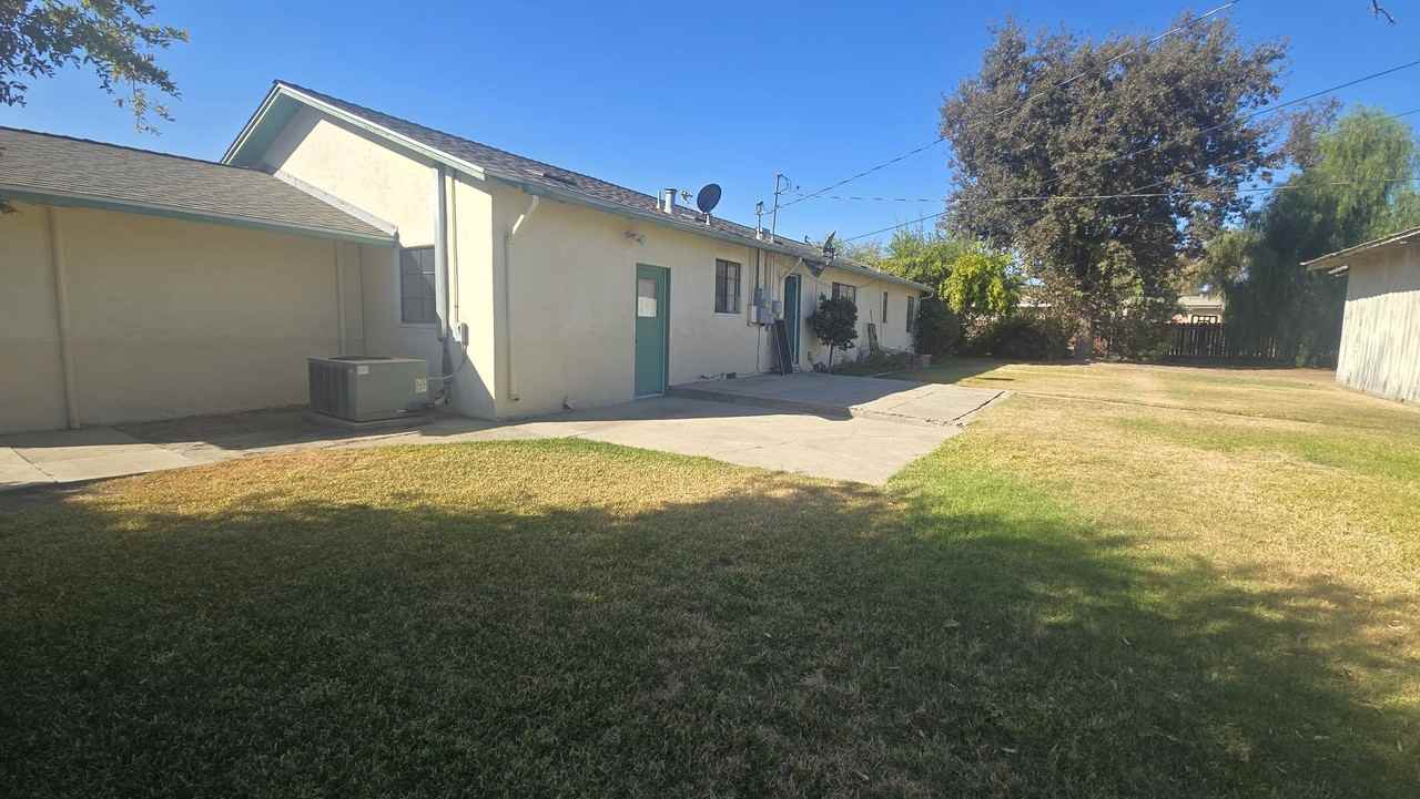 2071 Short Dr - Photo 7 of 11