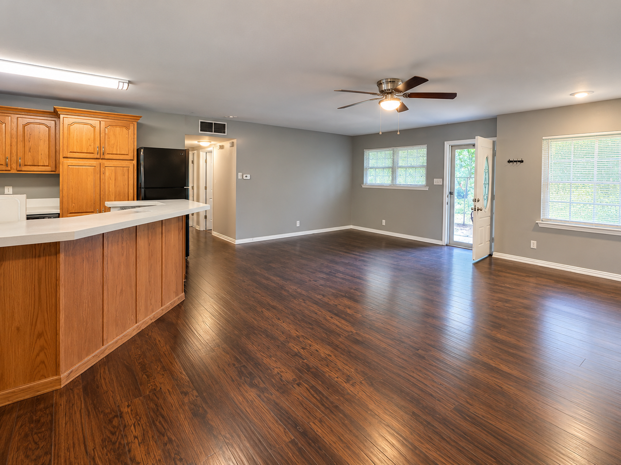 1903 W Sanford St - Photo 5 of 34