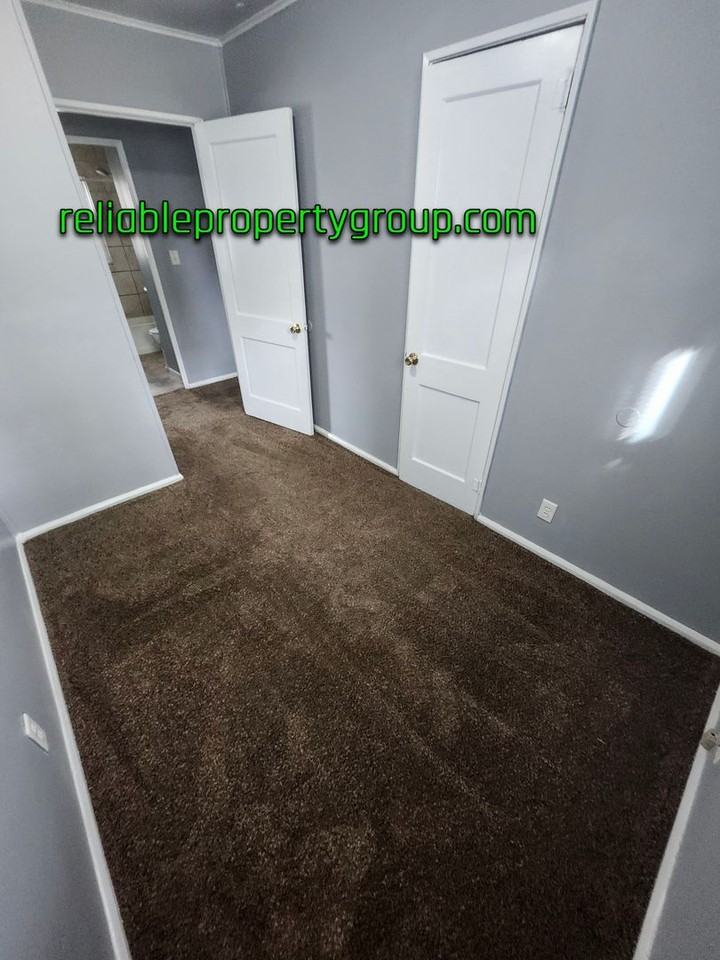 4501 Bowser Ave - Photo 6 of 13
