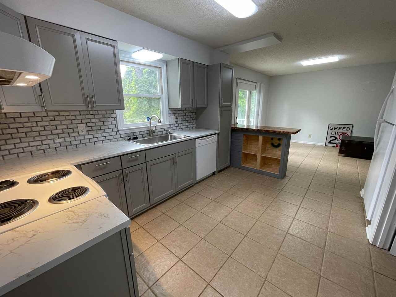 823 Old Pittsboro Rd - Photo 6 of 32