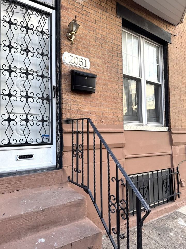 2051 S Garnet St - Photo 3 of 21