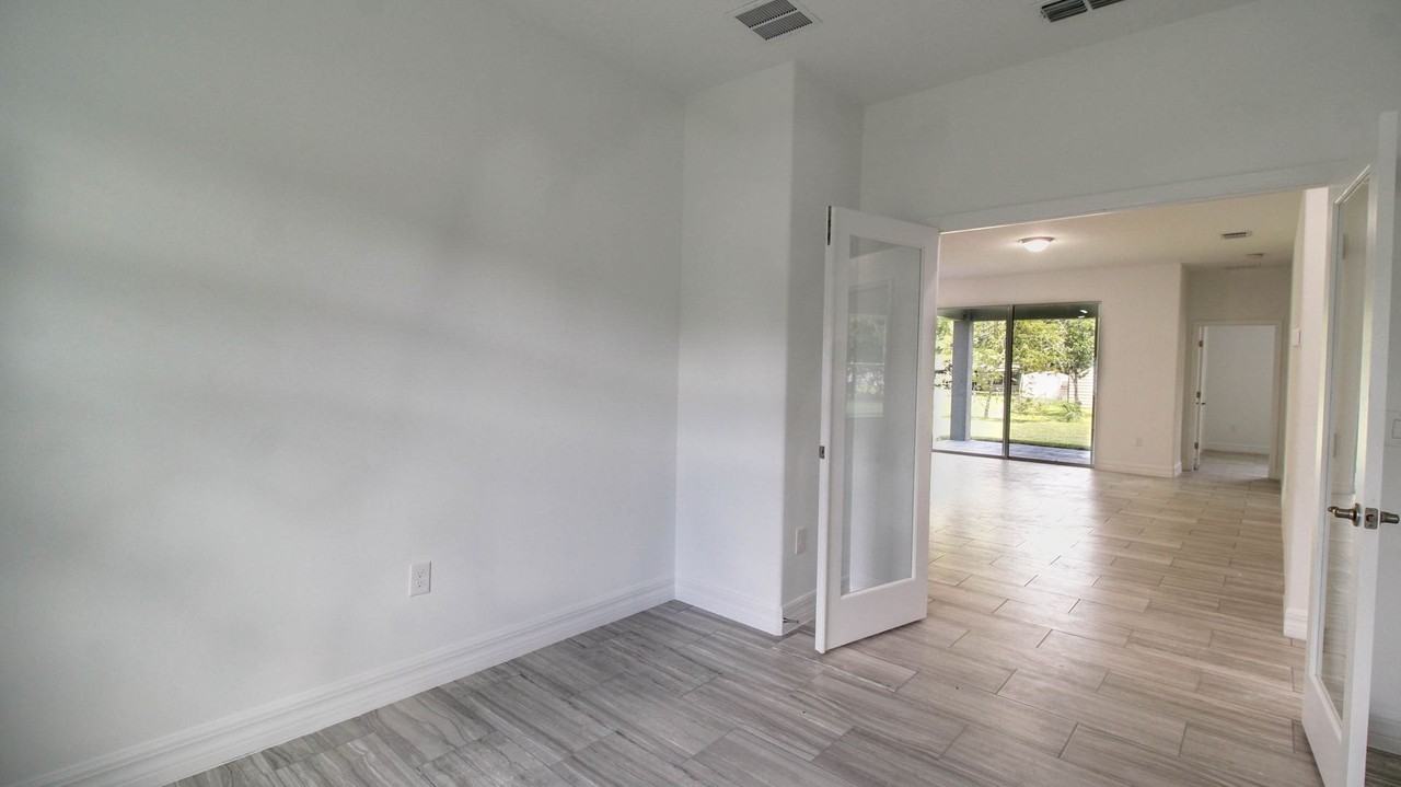 4951 Spiral Way - Photo 6 of 18