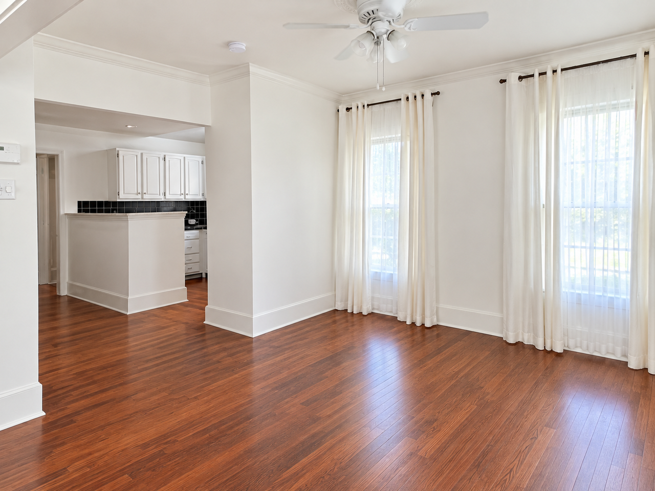 4312A Avenue G - Photo 4 of 10