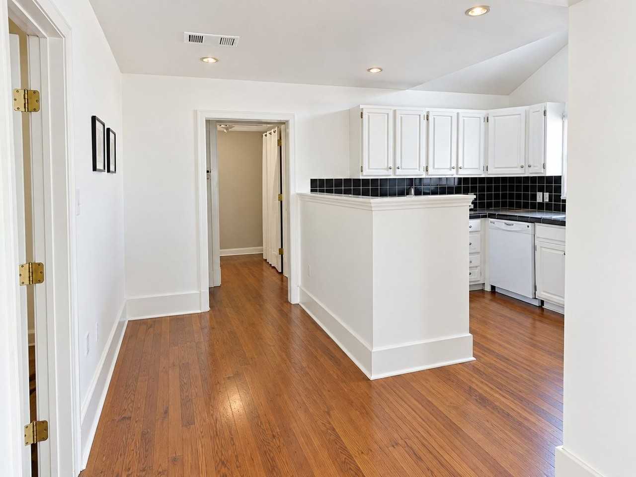 4312A Avenue G - Photo 7 of 10