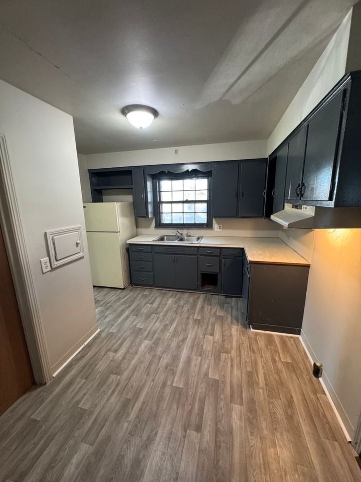 801 Hamilton Ave - Photo 4 of 9