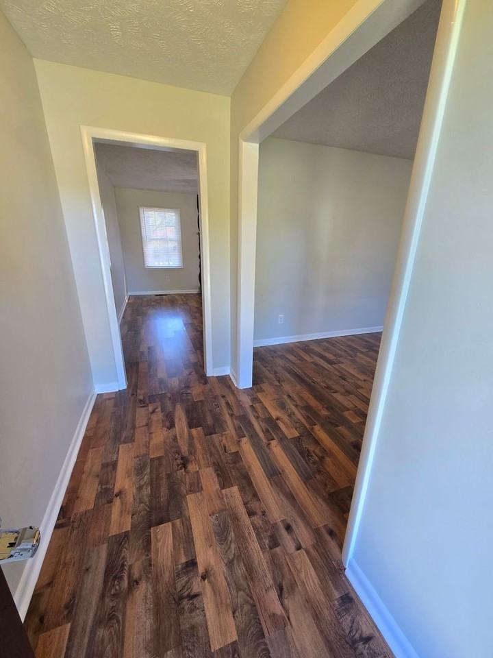 1105 Quailwood Dr - Photo 3 of 12