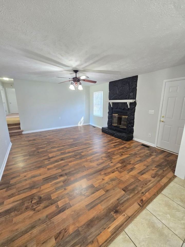 1105 Quailwood Dr - Photo 7 of 12