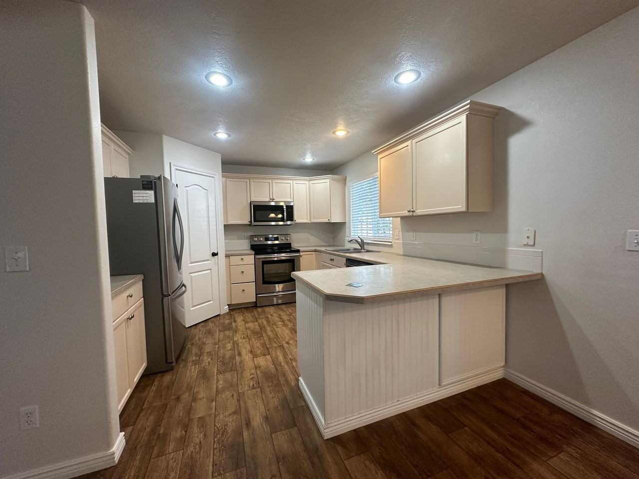 2380 W Baystone Dr - Photo 4 of 13