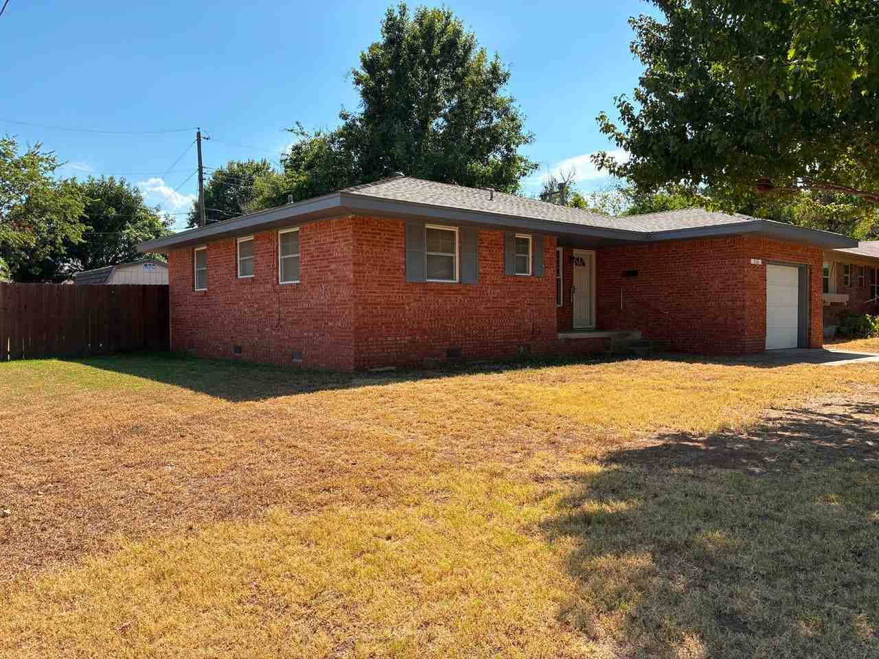 516 Inwood Dr - Photo 3 of 26