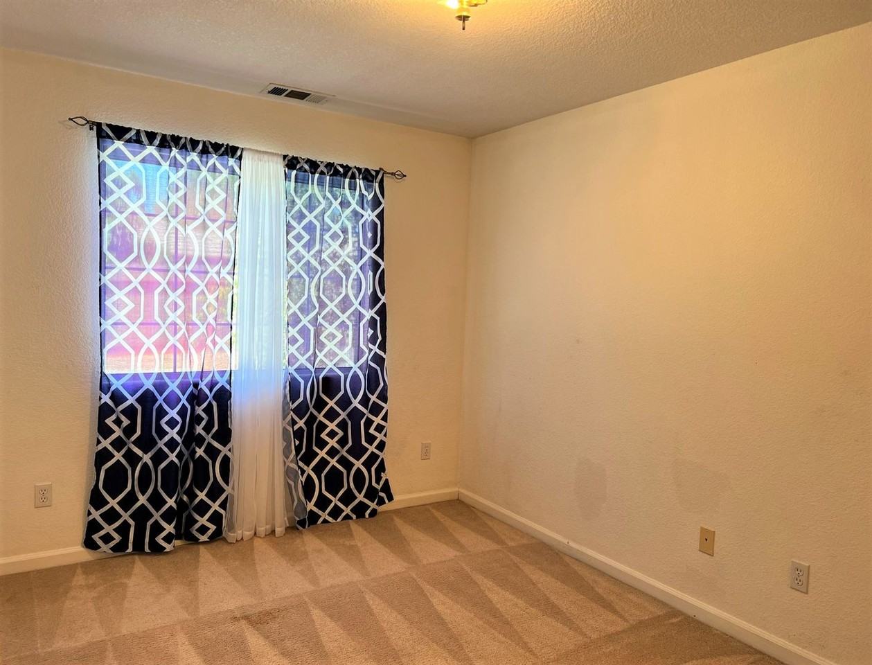 4185 Donovan Way - Photo 7 of 15