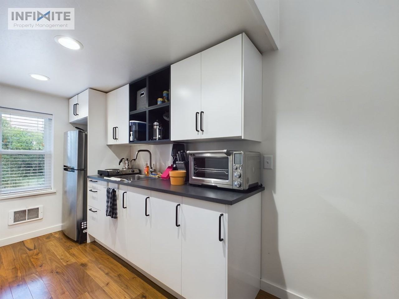 1308 S Willson Ave - Photo 2 of 10