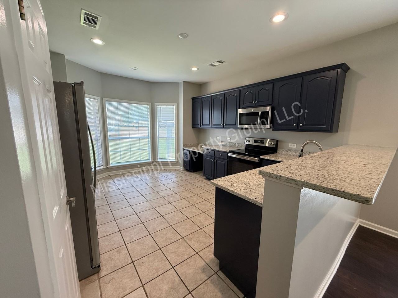 331 Hayat Loop - Photo 6 of 38