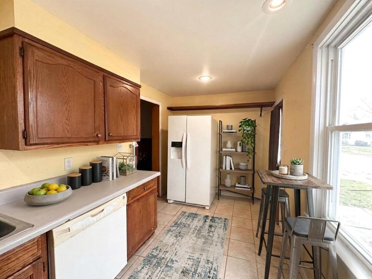 602 S 2nd St - Photo 4 of 14