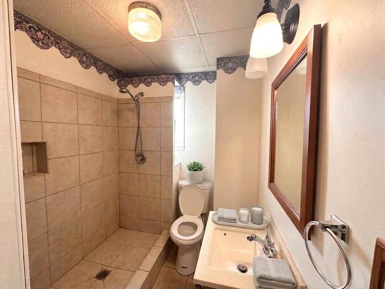 602 S 2nd St - Photo 5 of 14