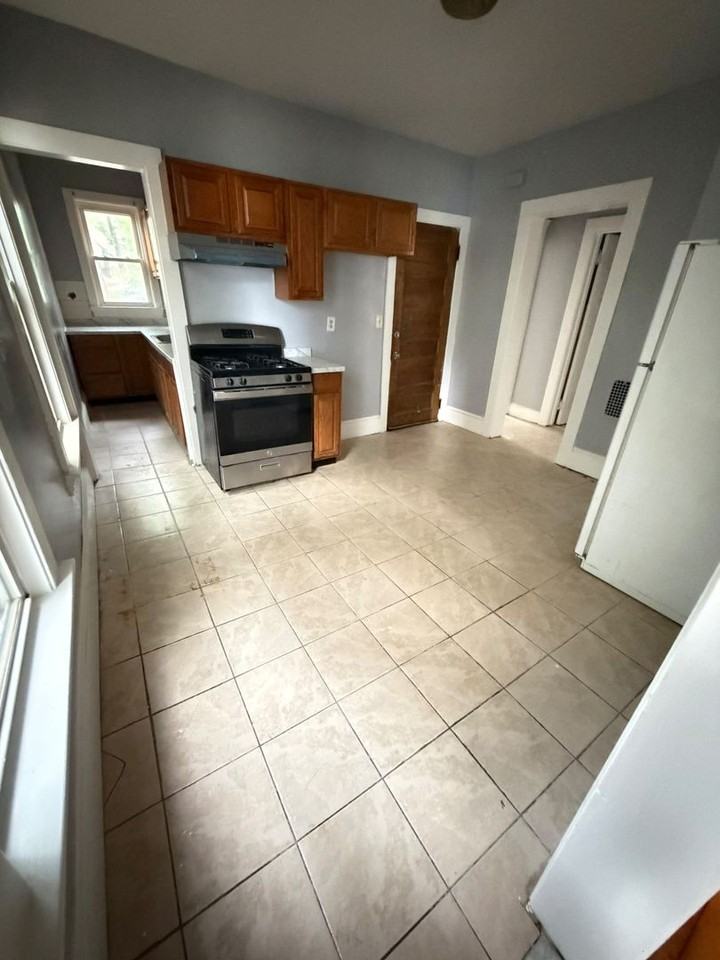 62 Ellsworth Ave - Photo 3 of 7