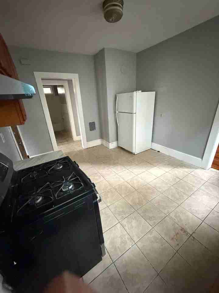 62 Ellsworth Ave - Photo 4 of 7