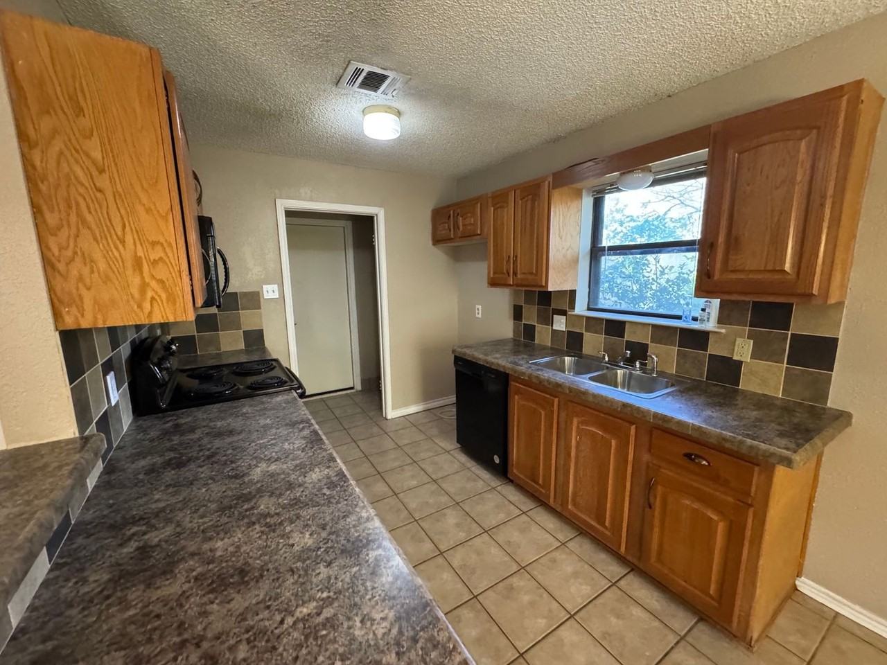 243 Westhill Dr - Photo 2 of 11