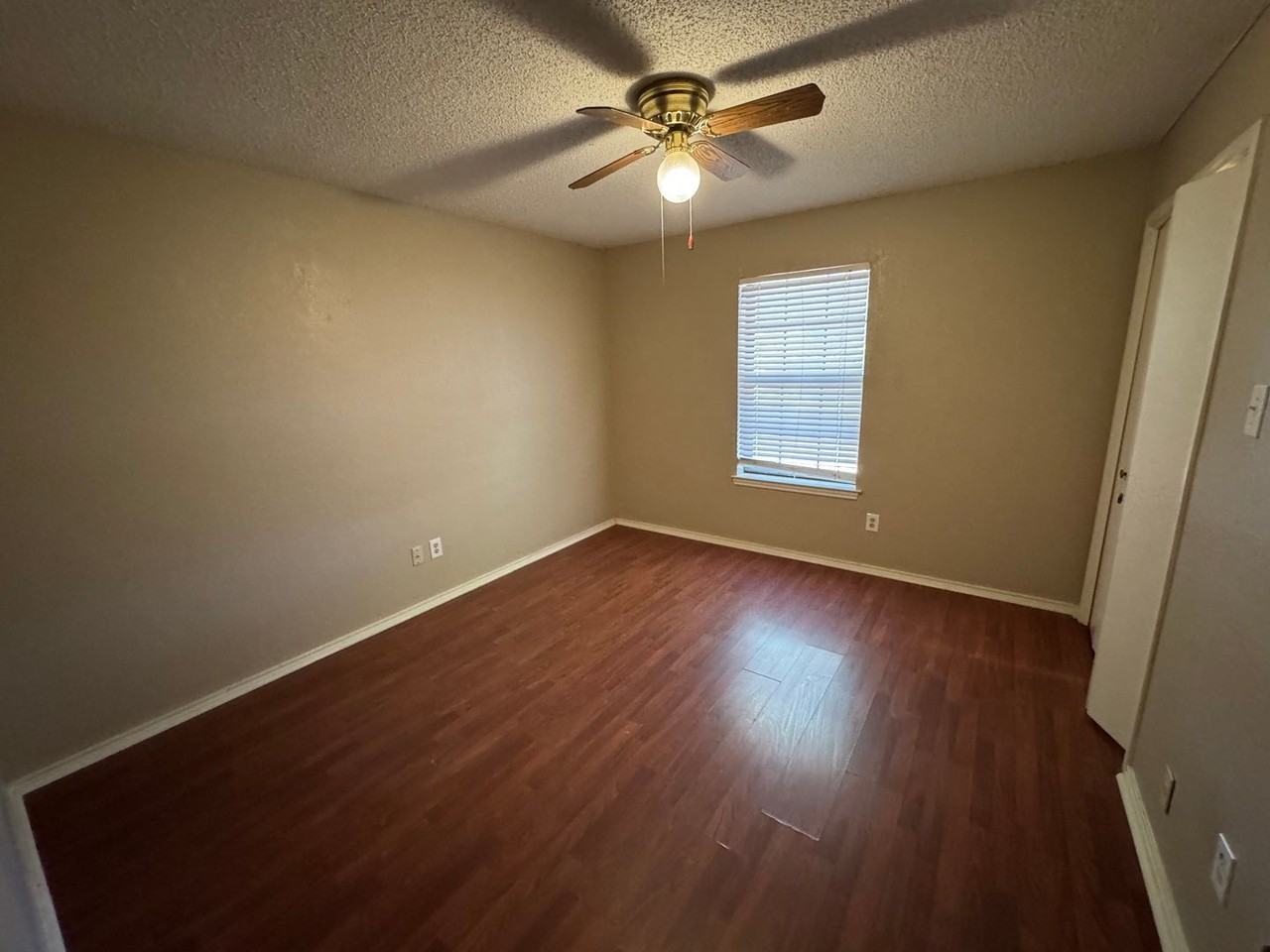 243 Westhill Dr - Photo 4 of 11