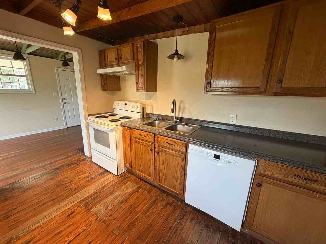 340 Kirkman St - Photo 4 of 8