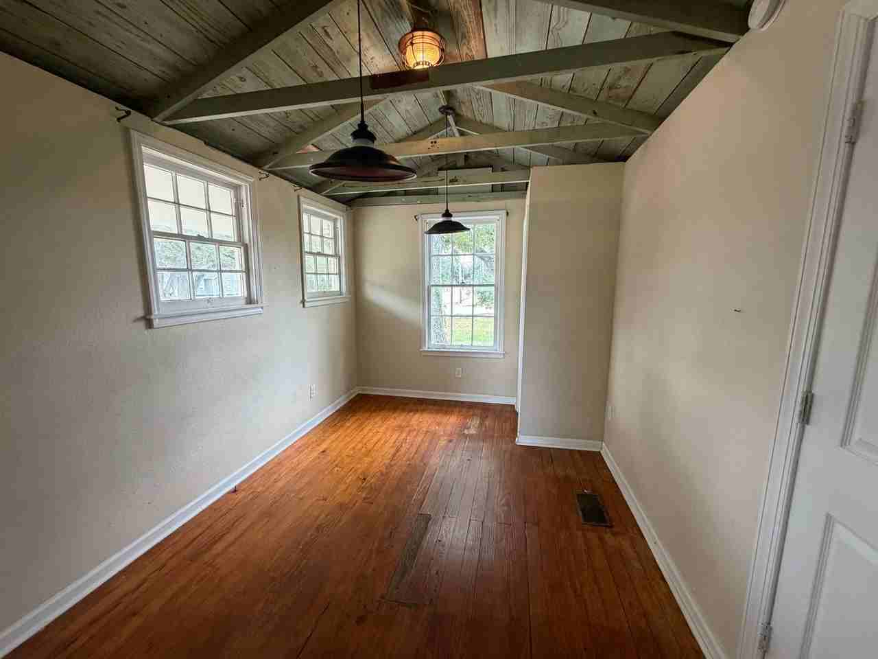 340 Kirkman St - Photo 6 of 8
