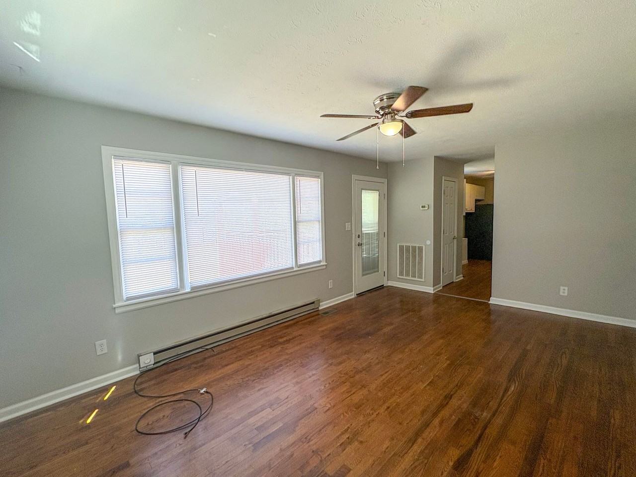 5637 Pope St - Photo 2 of 12