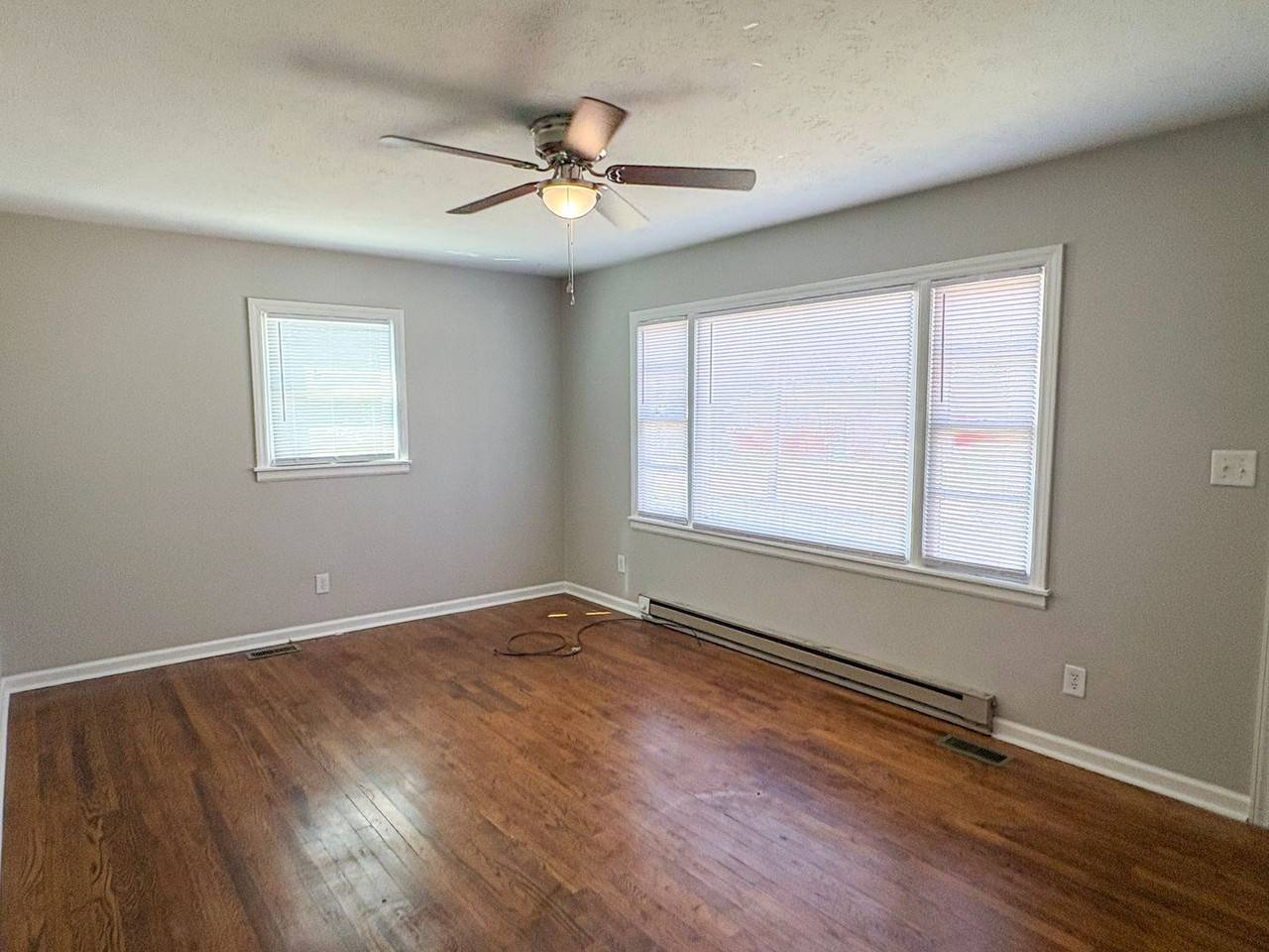 5637 Pope St - Photo 3 of 12
