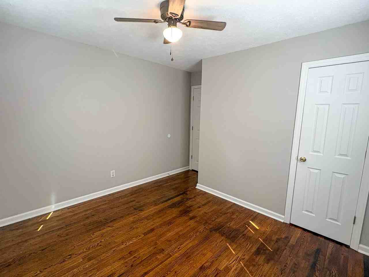 5637 Pope St - Photo 6 of 12