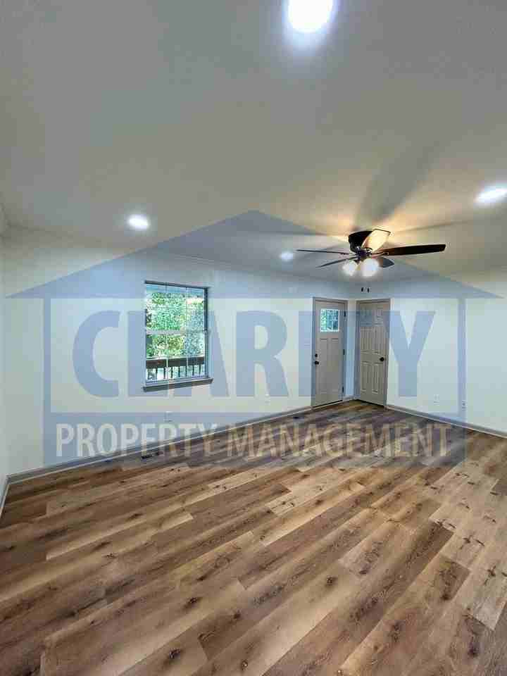 136 Belleview Dr Se - Photo 5 of 21