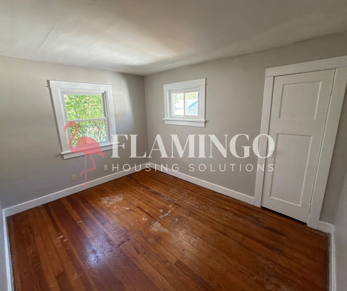 2645 Wayland Ave - Photo 2 of 12