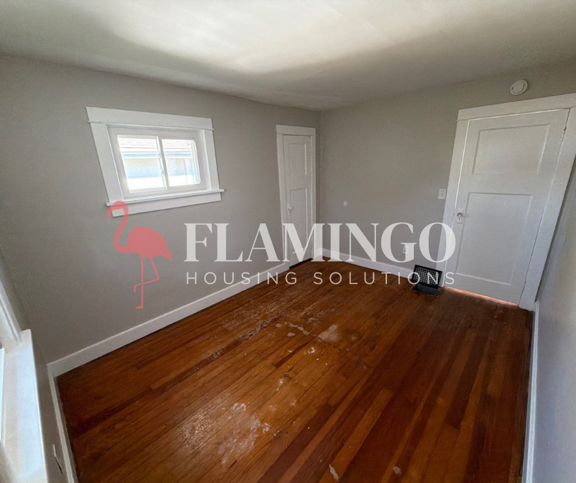 2645 Wayland Ave - Photo 3 of 12