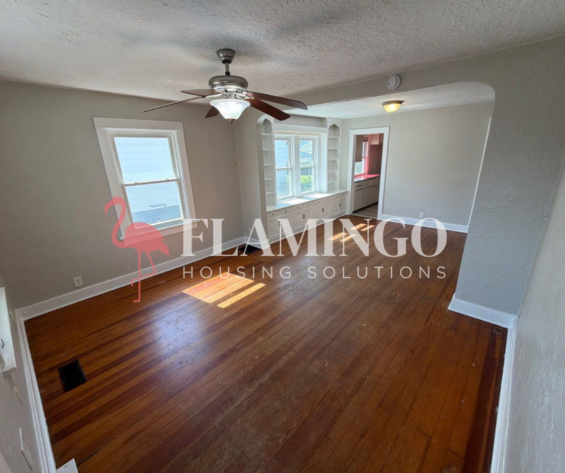 2645 Wayland Ave - Photo 6 of 12