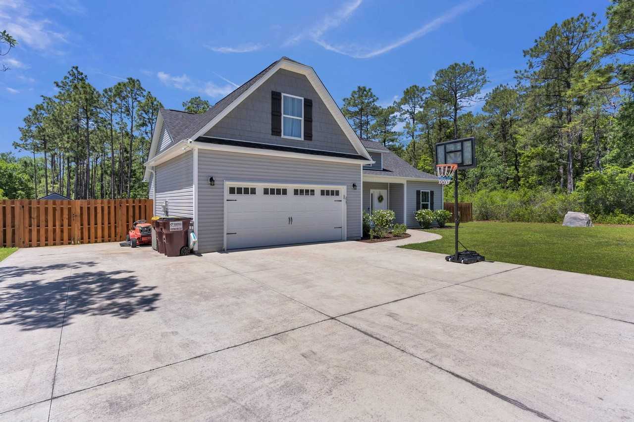 205 Gold Coast Dr - Photo 3 of 17