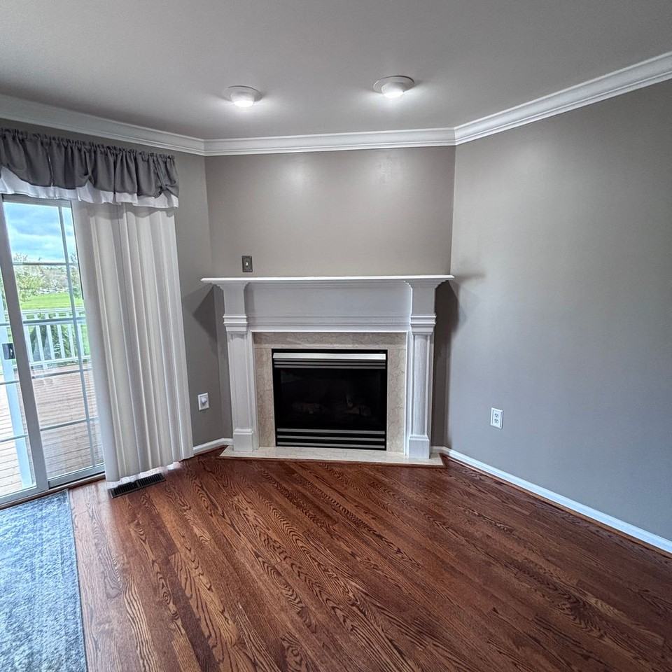 207 Hampshire Dr - Photo 3 of 50