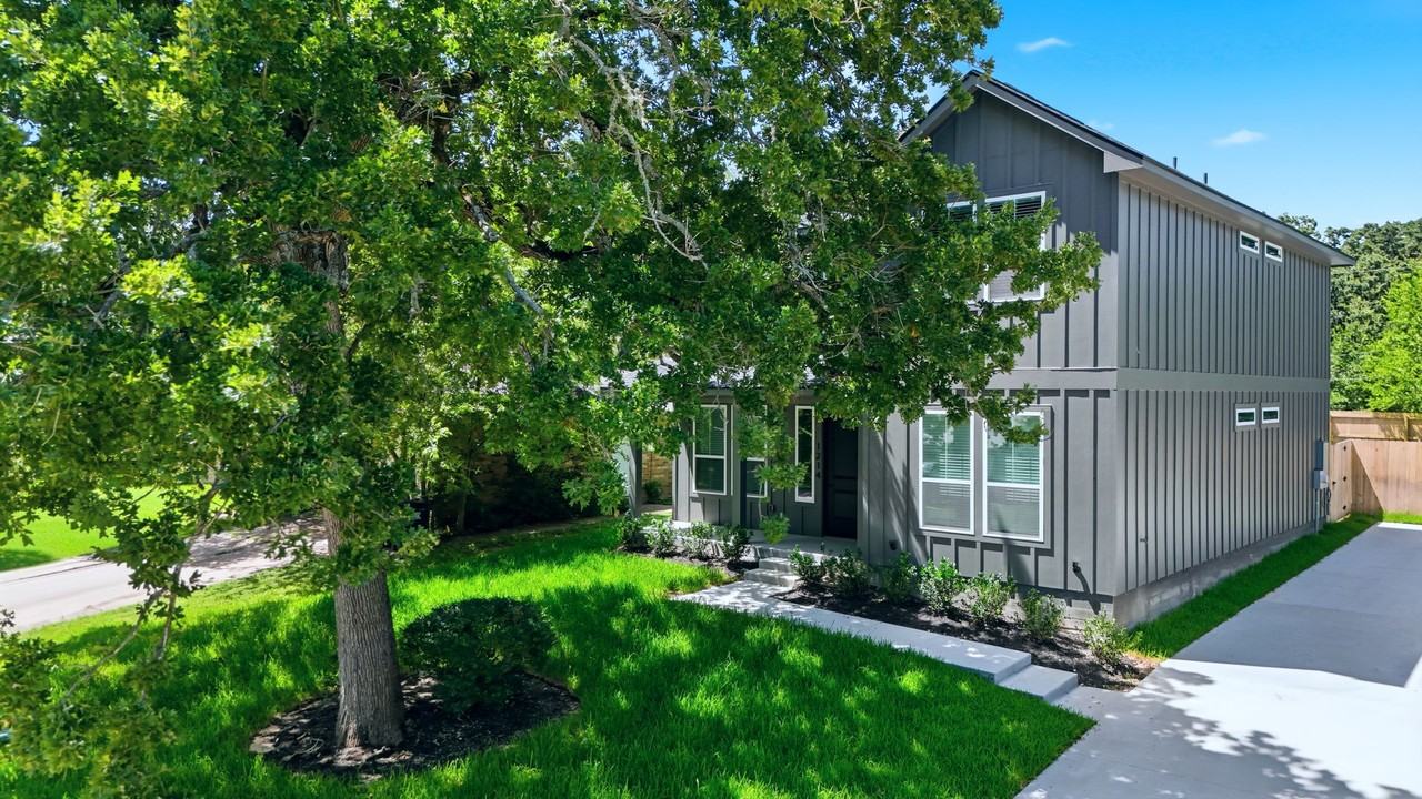 1214 Neal Pickett Dr - Photo 4 of 42