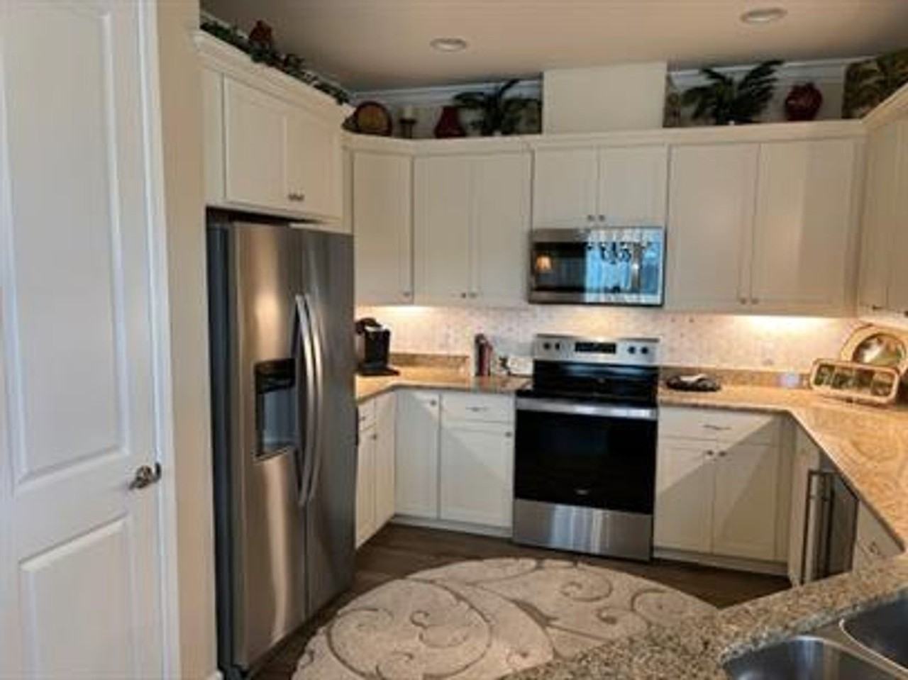 1581 Beachcomber Blvd - Photo 5 of 18