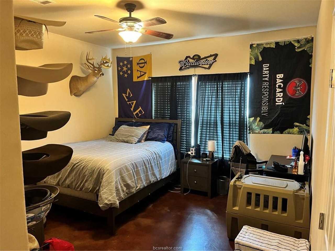 4401 Nagle St - Photo 5 of 11