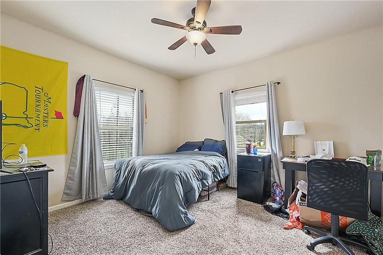 4401 Nagle St - Photo 6 of 11