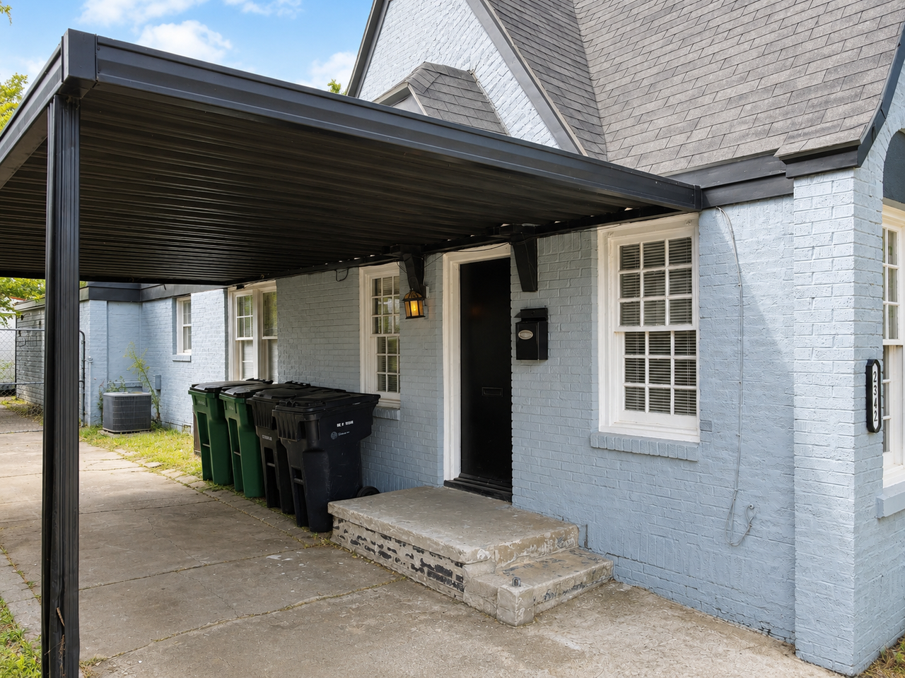 2342 Nw 11th St - Photo 3 of 40