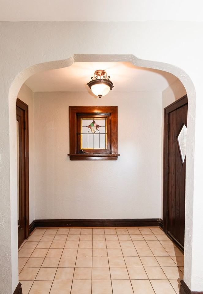 5514 Nottingham Ave - Photo 2 of 32