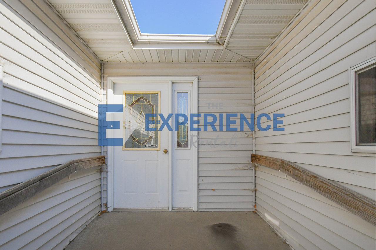 1414 E Redwood Blvd - Photo 2 of 29