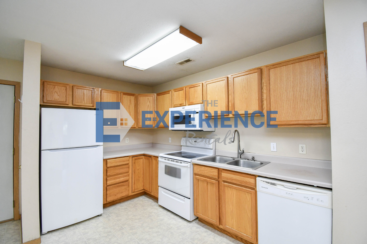 1414 E Redwood Blvd - Photo 4 of 29