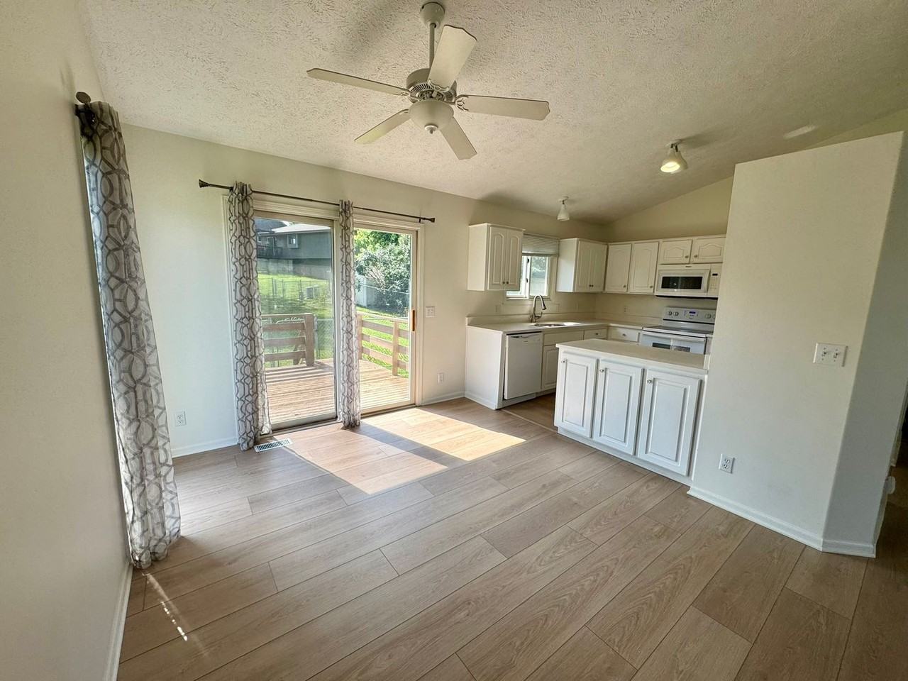 10606 S 17th St - Photo 2 of 45