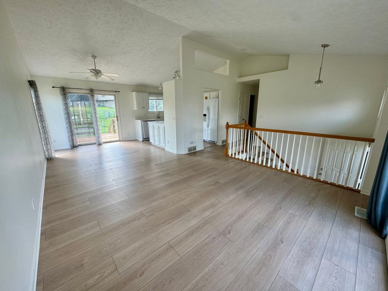 10606 S 17th St - Photo 3 of 45
