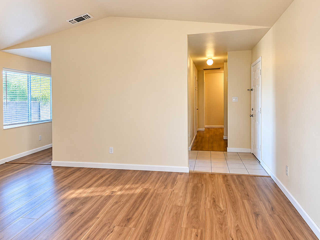 5613 50th Ave - Photo 3 of 14