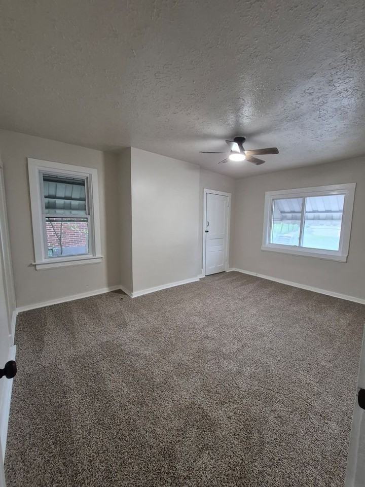 1701 Leolyn St - Photo 7 of 21