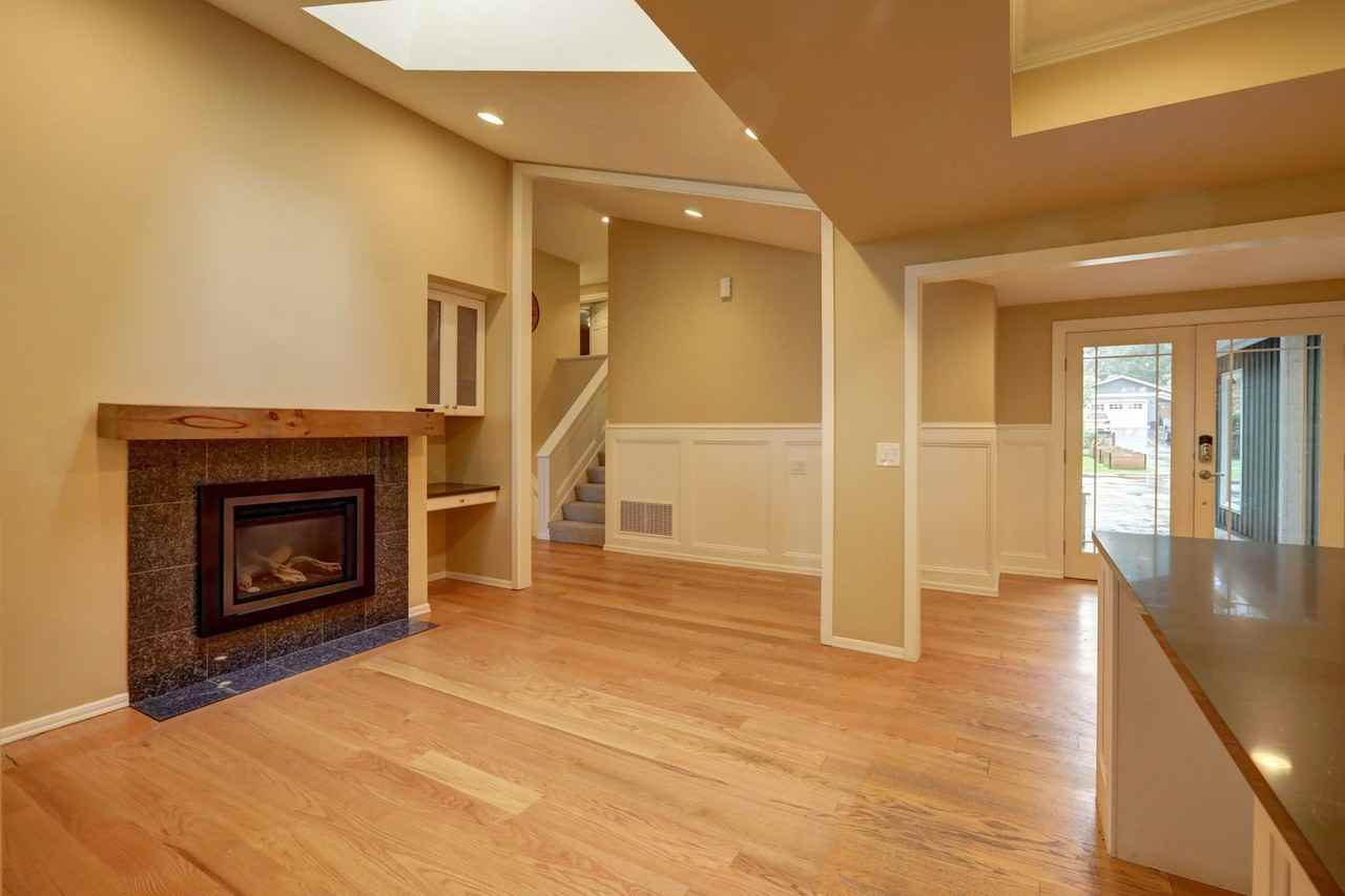 4670 91st Ave Se - Photo 5 of 36