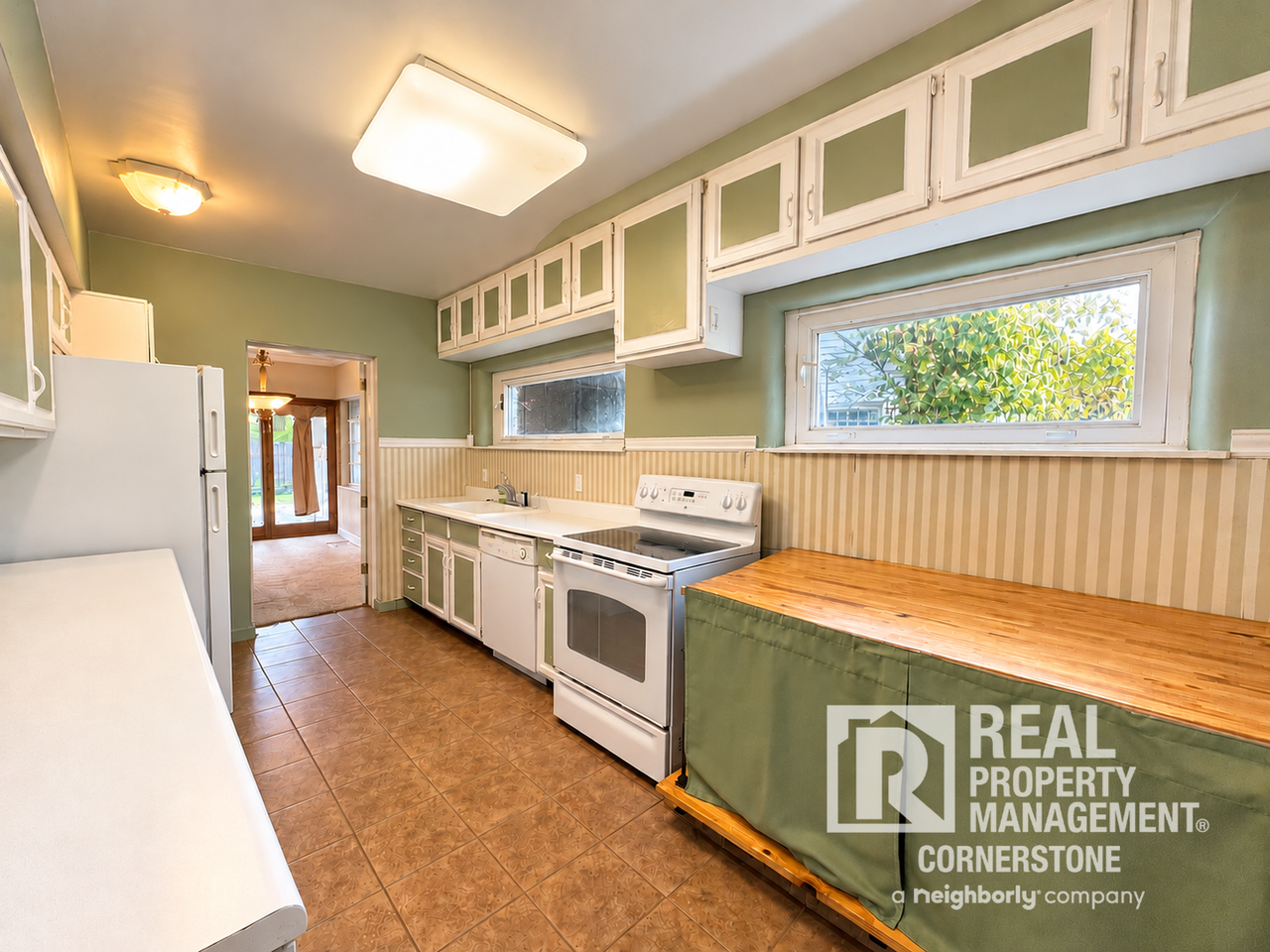 720 Ashley Drive - Photo 3 of 36